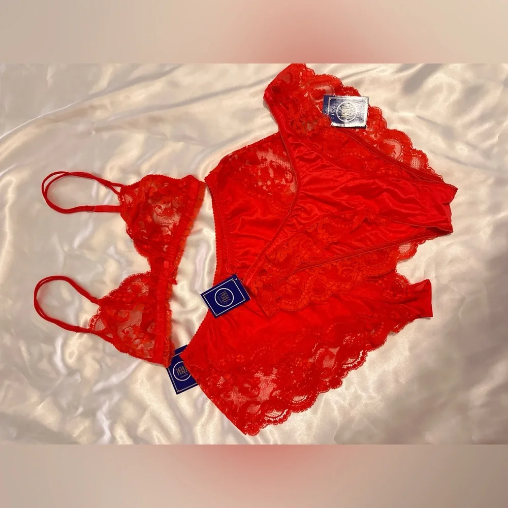 La Perla Vintage Fiery Red Lace Bra Set four pieces . - Picture 5 of 14